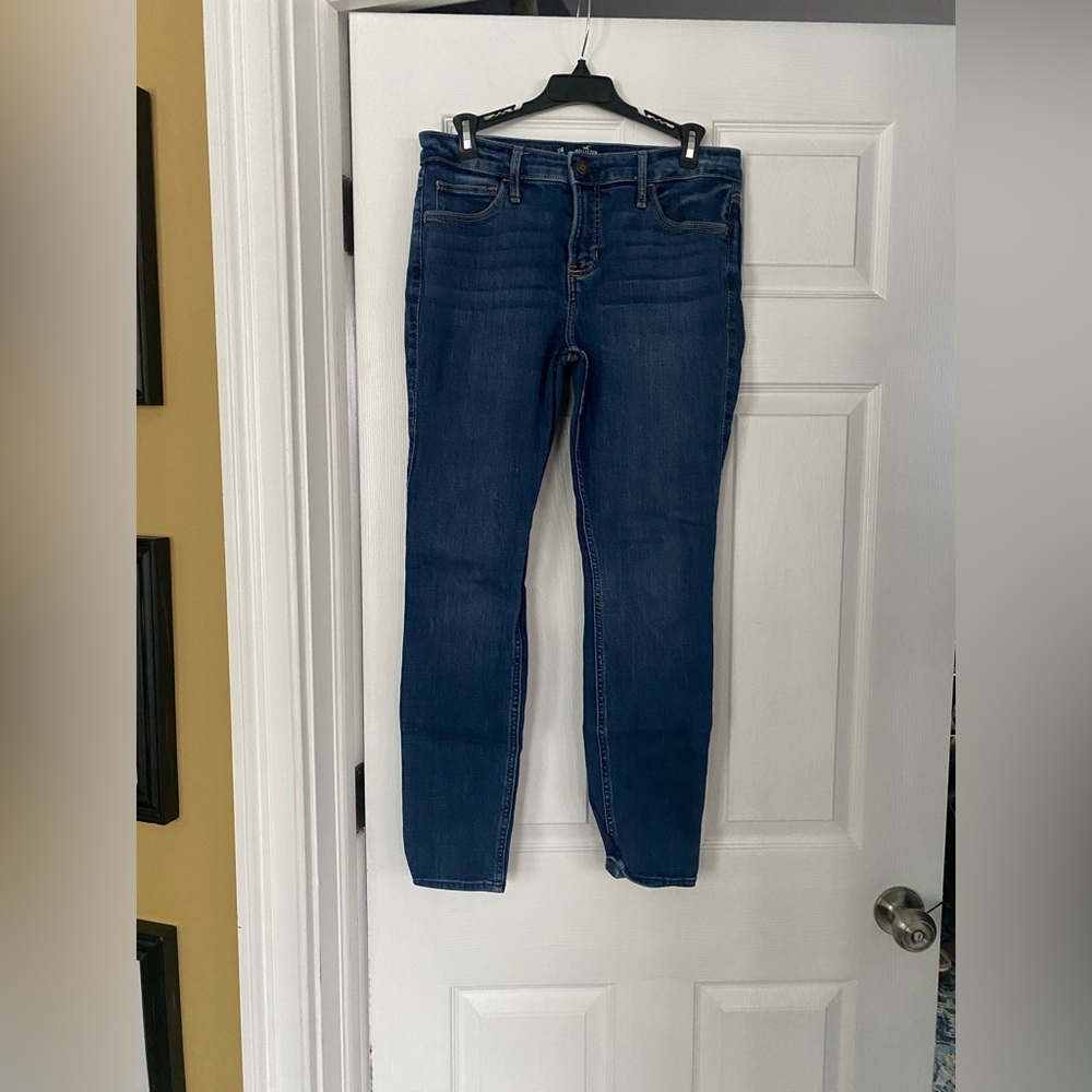 Hollister mid rise super skinny jeans